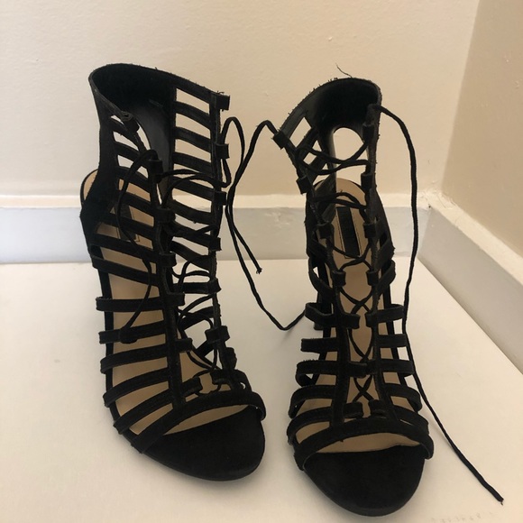 Lace up high heels - Picture 2 of 2